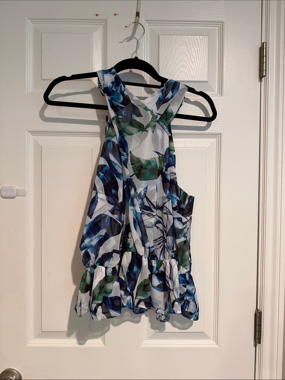 White House Black Market Blue & Green Leaf Print Ruffled Camisole